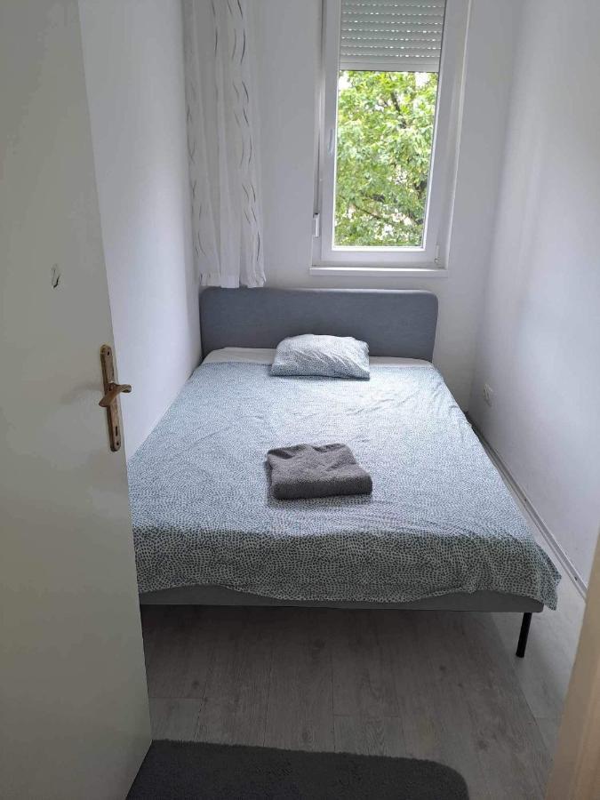 Central Apartment With Balcony Near Castle Hill Budapeste Exterior foto