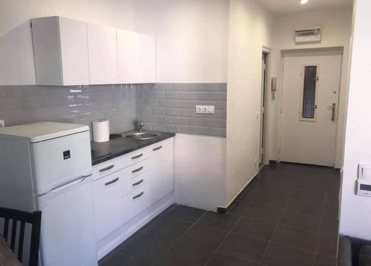 Central Apartment With Balcony Near Castle Hill Budapeste Exterior foto